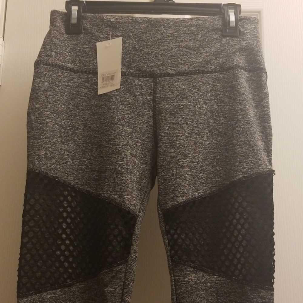 BRAND NEW exercise tights - Picture 4 of 6